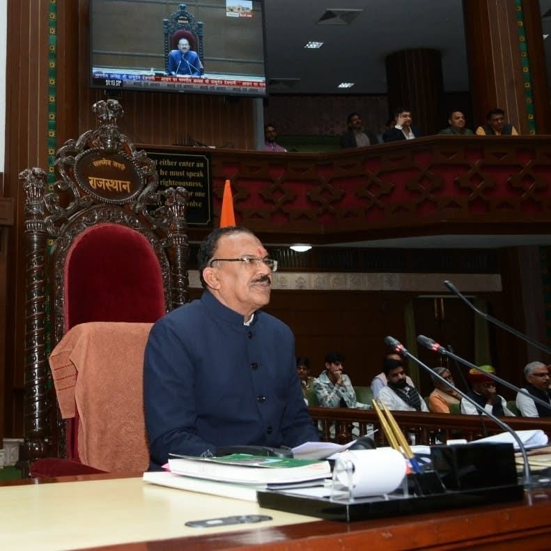 वासुदेव देवनानी विधानसभा अध्यक्षीय आसन पर
